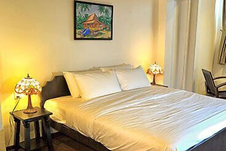 Room 9 of 26