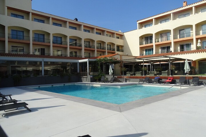 Pool 33 of 65