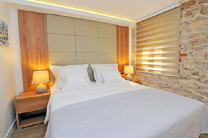 Room 78 of 183