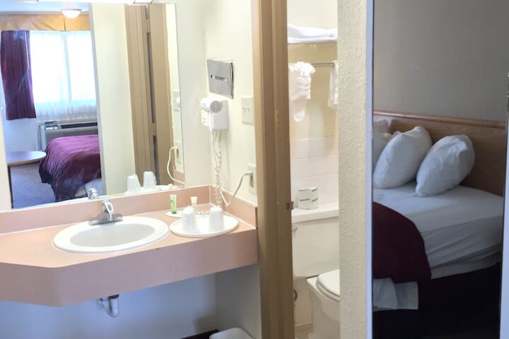 Room 5 of 19