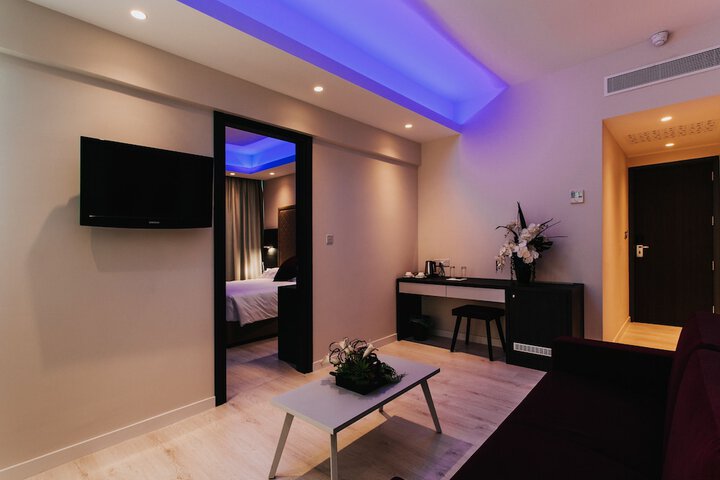 Room 15 of 40