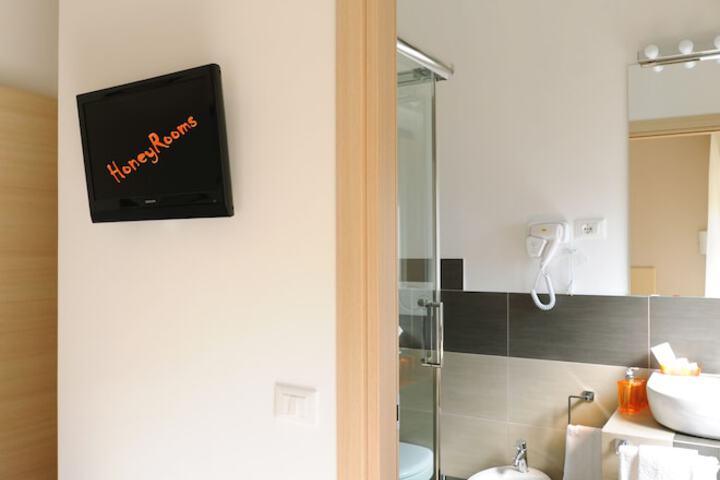 Room 14 of 28