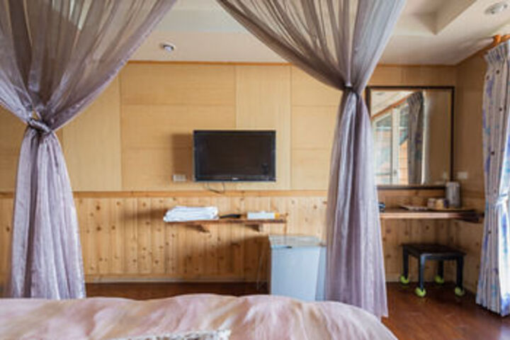 Room 36 of 65