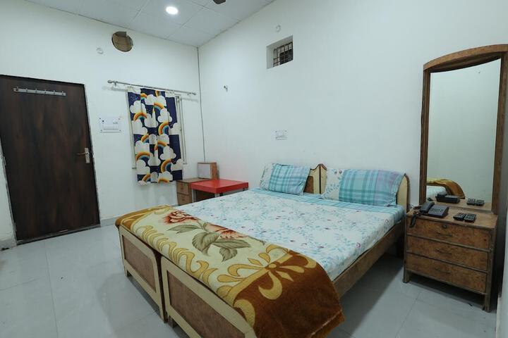Room 7 of 23
