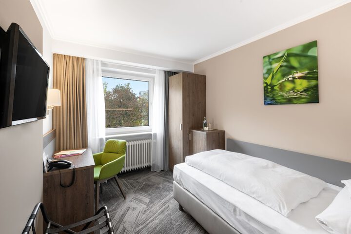 Room 12 of 44