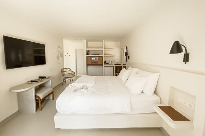 Room 4 of 40