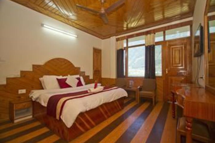 Room 15 of 36