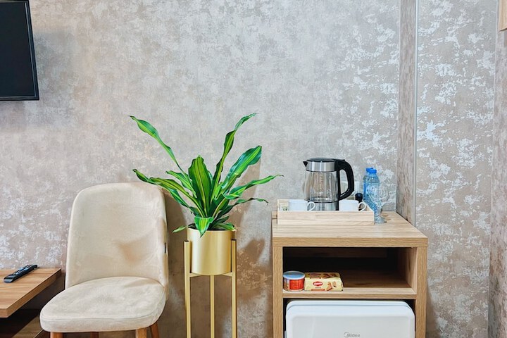 Room 27 of 71