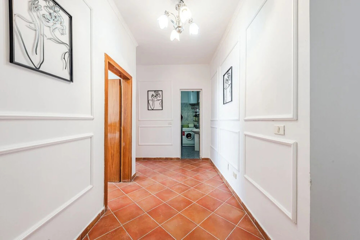 Room 8 of 13