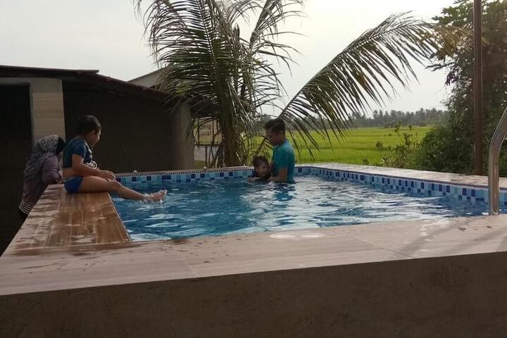 Pool 18 of 31