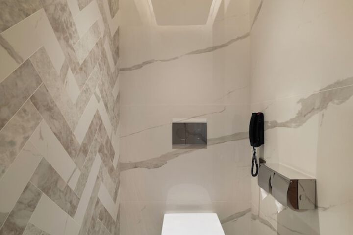 Room 2 of 24