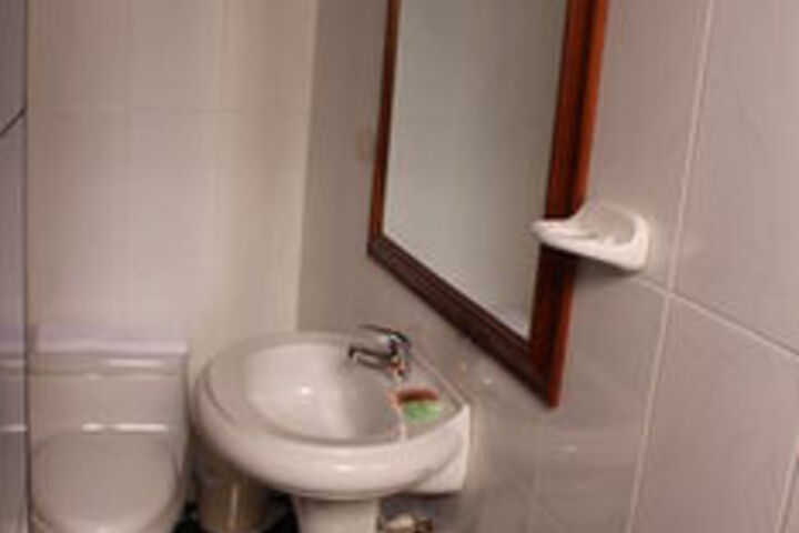 Room 3 of 34