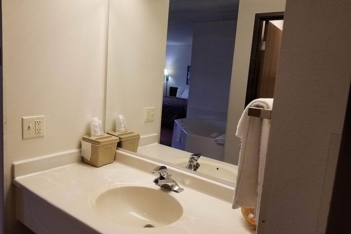 Bathroom sink