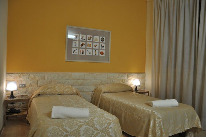 Room 14 of 31