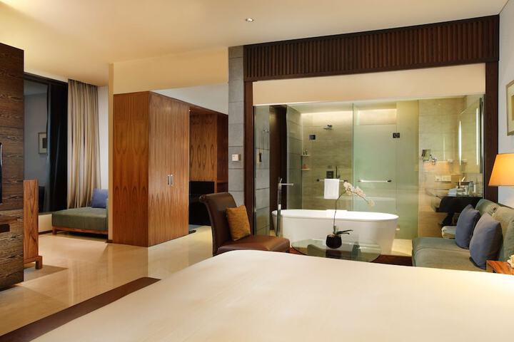 Room 21 of 74