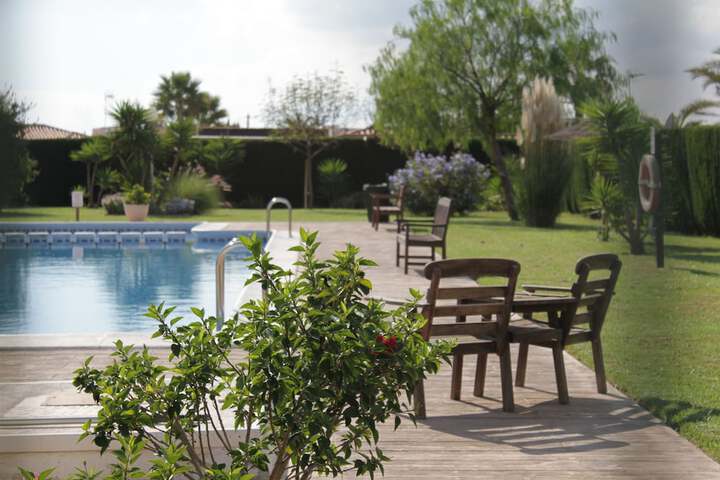 Pool 1 of 2
