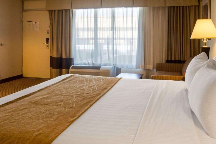 1 King Bed (1 of 6)