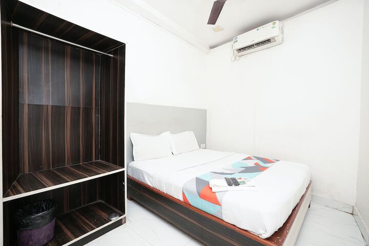 Room 12 of 19