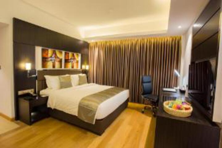 Room 12 of 22