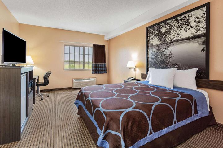 Queen Bed Accessible (1 of 8)