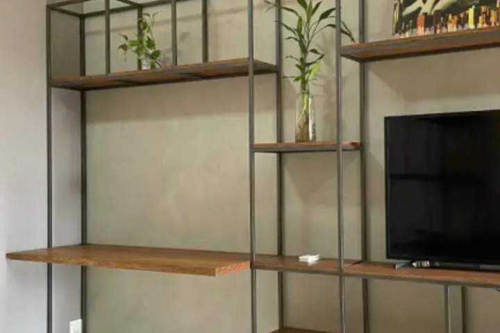 Room 2 of 6