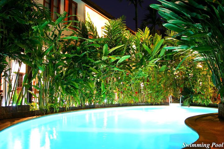 Pools & Facilities