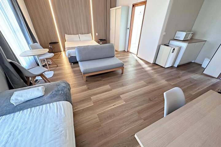 Room 15 of 49
