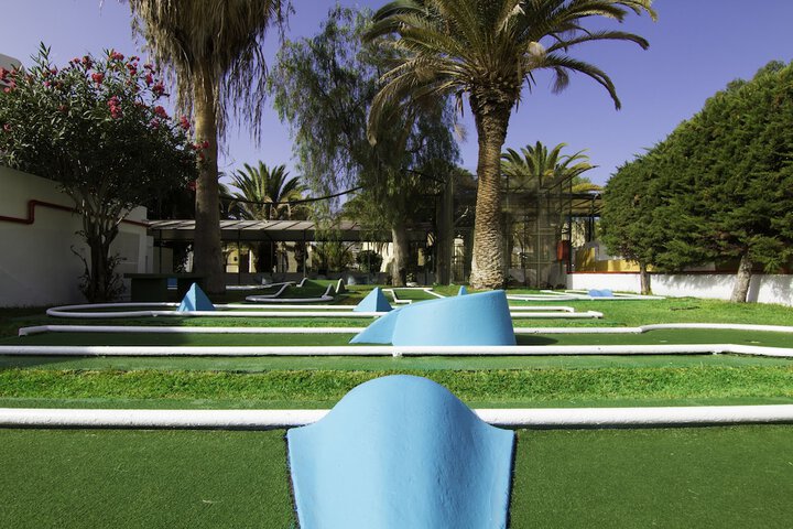 Mini-golf