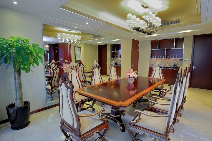 Room 16 of 143