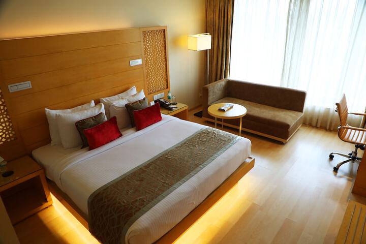 Room 12 of 63