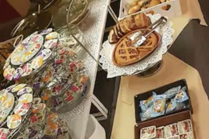 Dining 42 of 49