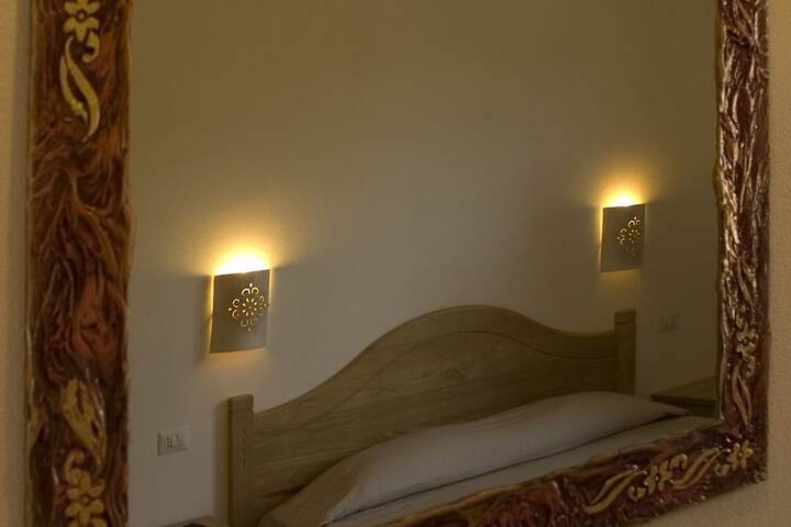 Room 3 of 20