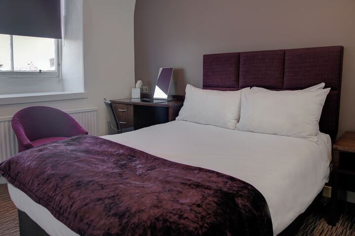 Room 21 of 35