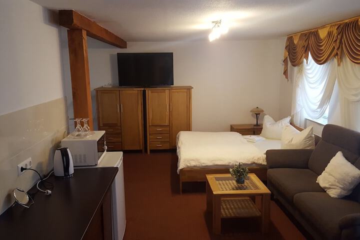 Room 3 of 60
