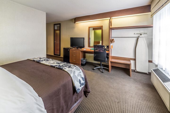 2 Queen Beds (14 of 23)