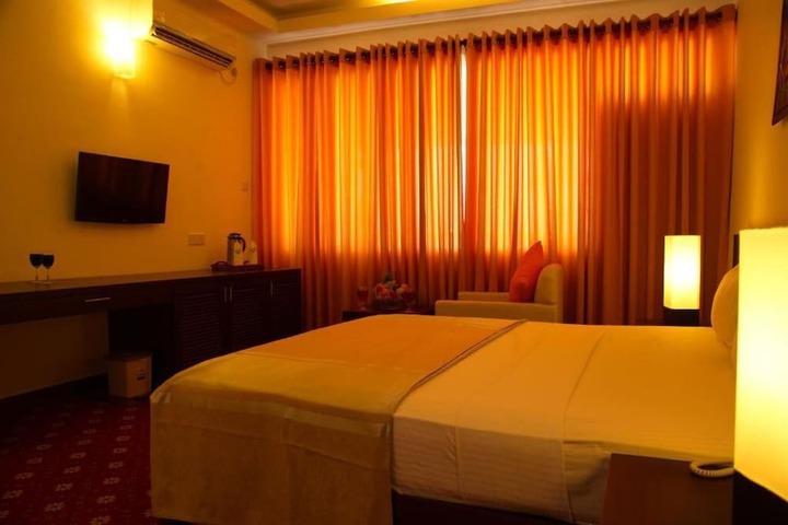 Room 3 of 46