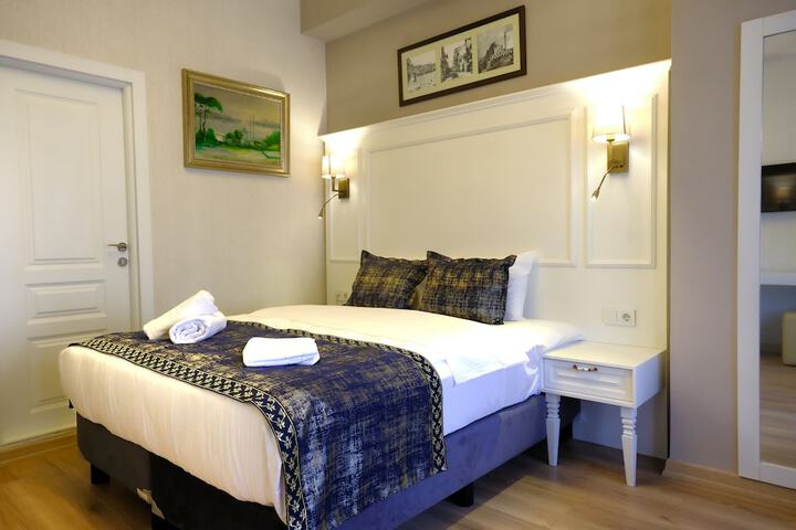 Room 15 of 36