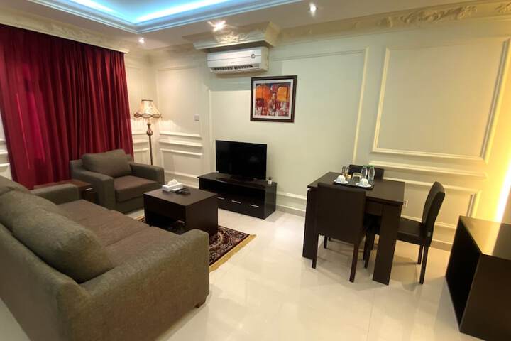 Room 16 of 28