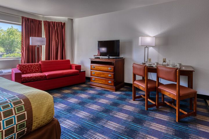 1 Queen Bed (7 of 39)