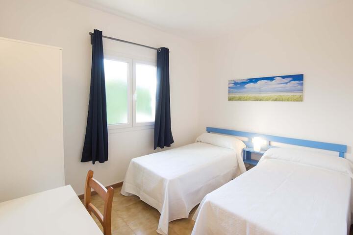 Room 5 of 32