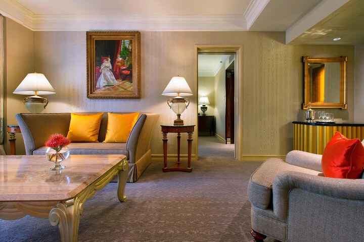 Room 45 of 107