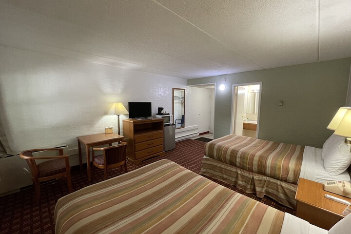 Room 146 of 228