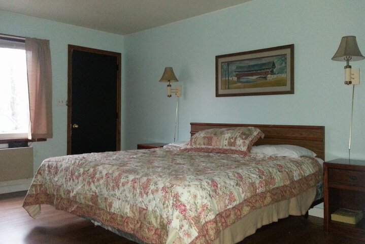 Room 4 of 32