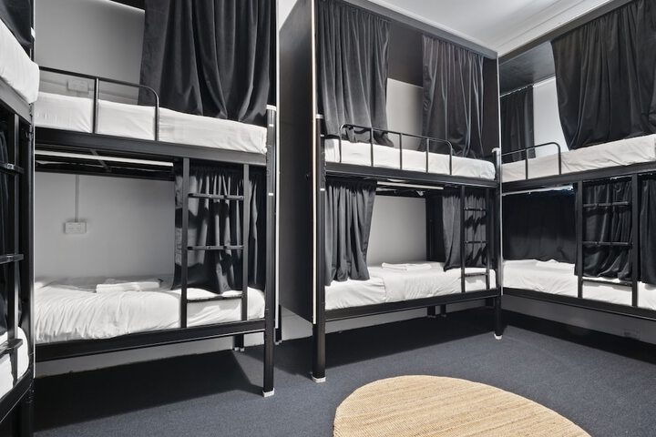 Room 10 of 40