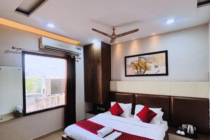 Room 7 of 25