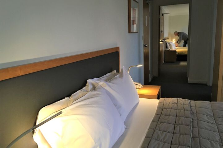 Room 53 of 87