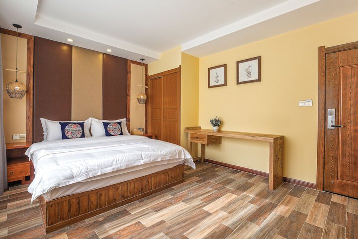 Room 5 of 35