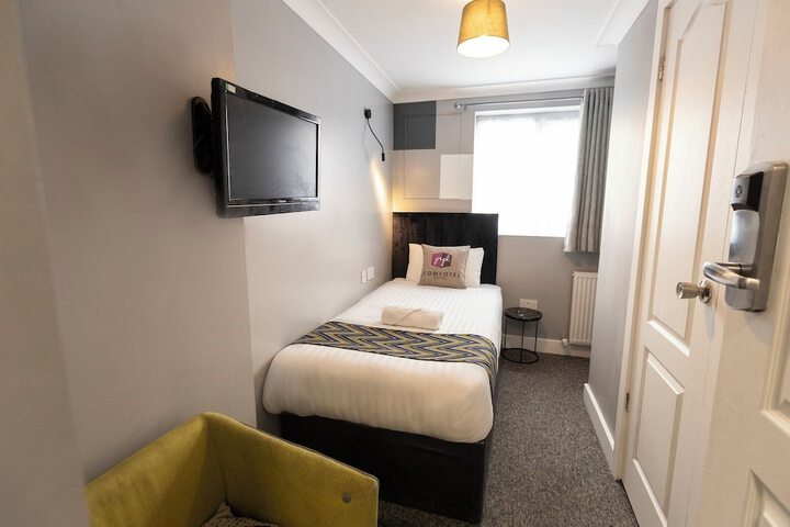 Room 4 of 27