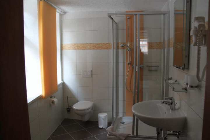 Room 12 of 41
