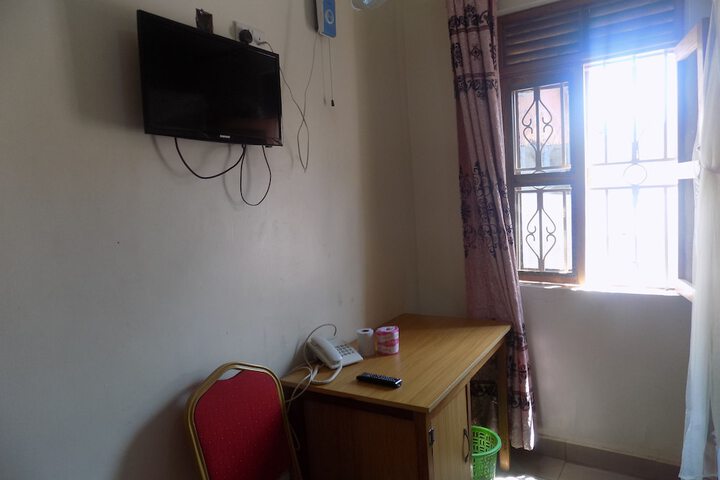 Room 11 of 43